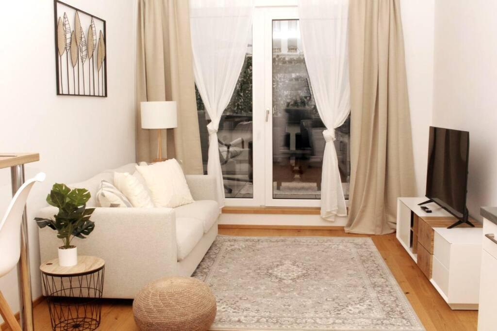 Orestaliving - View Of Vienna Exterior photo
